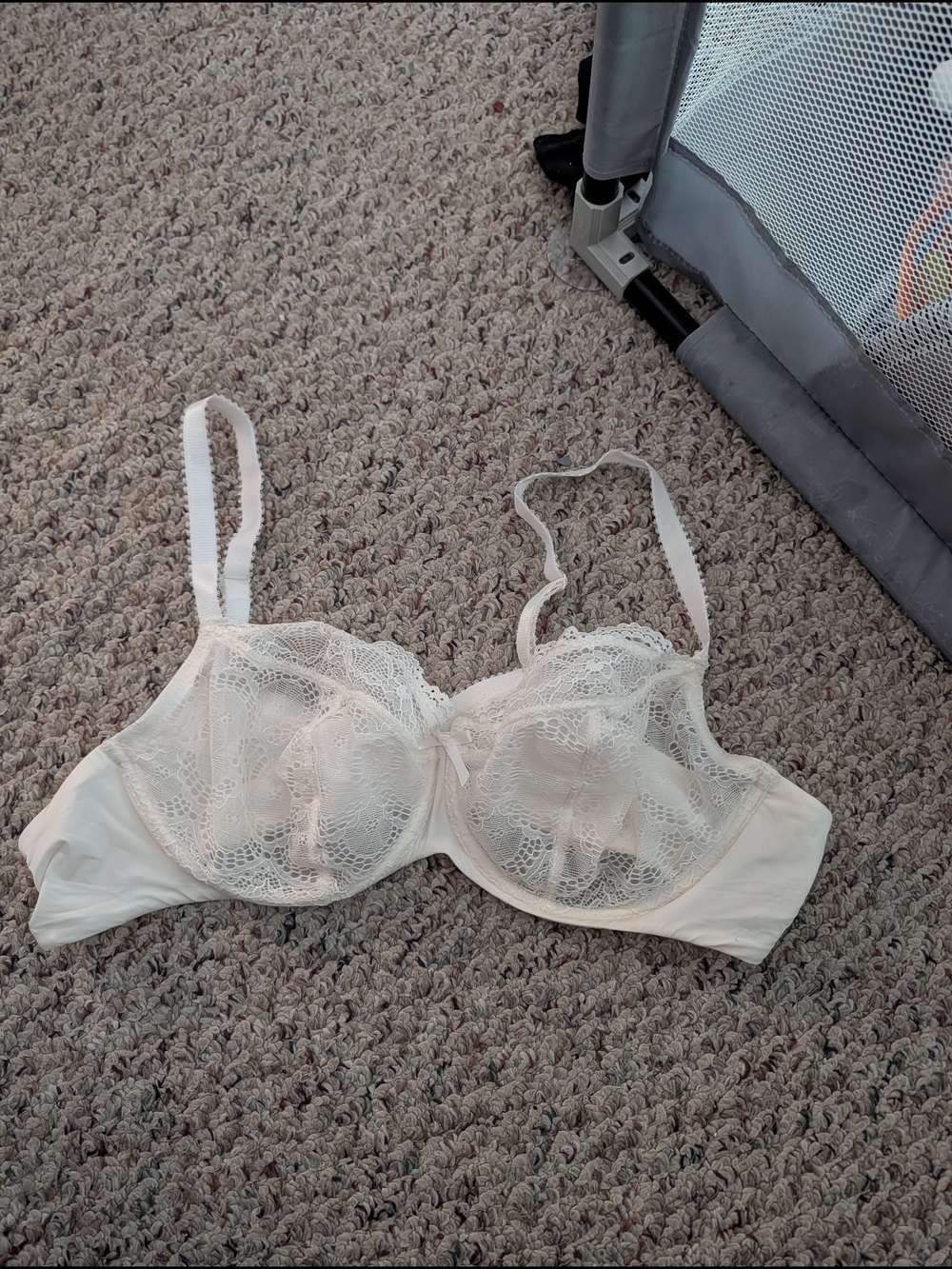 Torrid Size 44b Lace Unlined Underwire Bra in Ivory